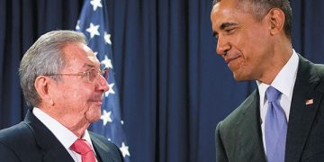 Obama con Raúl Castro