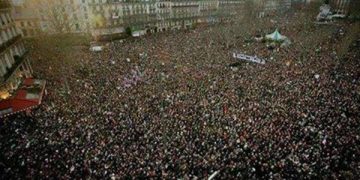 Desde principios de marzo, la movilización contra la ley EL Khomri traduce un movimiento de profundización de las principales tendencias de la situación política en Francia.