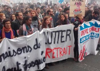 Los trabajadores, los parados, los jóvenes, más bien encontraron allí una nueva razón de rebelarse. Este paso forzado es permitido por la constitución profundamente antidemocrática de la Quinta República, antes caracterizada por Mitterand él mismo como el régimen del golpe de Estado permanente...