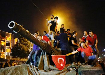 Le coup d’État militaire du 15 juillet a laissé un bilan approximatif de 270 morts, des milliers de blessés, près de 6.000 militaires détenus et des milliers de juges destitués.