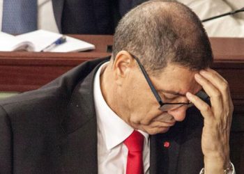 El gobierno del Primer Ministro Habib Essid, al no poder obtener en el parlamento los votos de confianza para mantenerse en el poder, fue depuesto el 30 de julio de 2016.