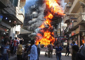 En Siria existe una guerra civil. El origen de esa guerra civil no fue ninguna agresión imperialista sino la acción contrarrevolucionaria de Al Assad contra una revolución popular que empezó en marzo del 2011 como parte de la oleada revolucionaria que se inició poco antes en Túnez y Egipto.