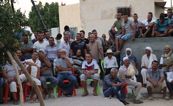 los campesinos y los trabajadores del campo del oasis de Jemna piden encarecidamente a los trabajadores y trabajadoras del todo el mundo una acción de solidaridad con su justa causa para mantener la propiedad comunitaria sobre el oasis de Jemma.