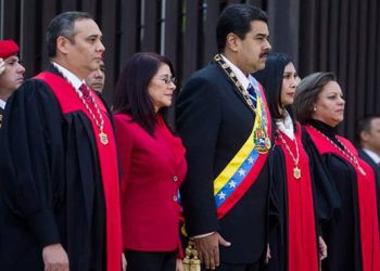 En los últimos dos días el Tribunal Supremo de Justicia (TSJ) dio nuevos zarpazos antidemocráticos, profundizando la restricción a las libertades democráticas que el gobierno de Nicolás Maduro viene realizando.
