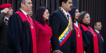 En los últimos dos días el Tribunal Supremo de Justicia (TSJ) dio nuevos zarpazos antidemocráticos, profundizando la restricción a las libertades democráticas que el gobierno de Nicolás Maduro viene realizando.