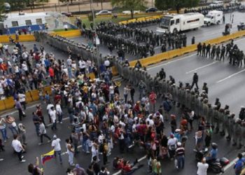 Rechazamos el intento de criminalizar y perseguir a los que protestan: Ya van cerca de 20 muertes en las calles.