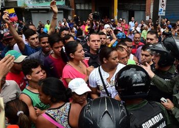 Sin apoyo popular y con crecientes divisiones en el chavismo, el gobierno de Maduro se apoya en los militares para atacar con gran violencia a la ola de movilizaciones populares que comenzó el 4 de abril.
