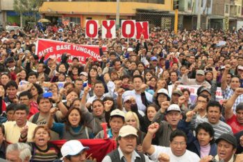 Huelga de maestros peruanos