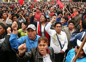 maestros peruanos en lucha