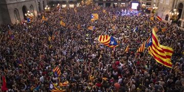Catalanes celebran la declaración de independencia