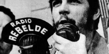 Che Guevara habla a Radio rebelde