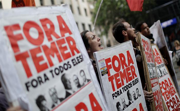 fuera todos en Brasil