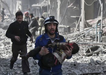 Siria guardia civil rescate niño