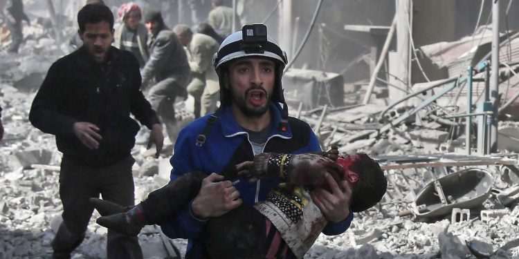 Siria guardia civil rescate niño