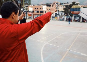 Maduro no saluda a nadie