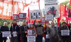 Concentración en la embajada de Venezuela por libertad de Rodney Alvarez