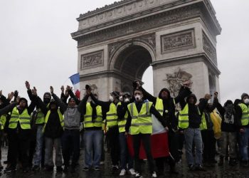 CHALECOSAMARILLOSCAMPOSELISEOS