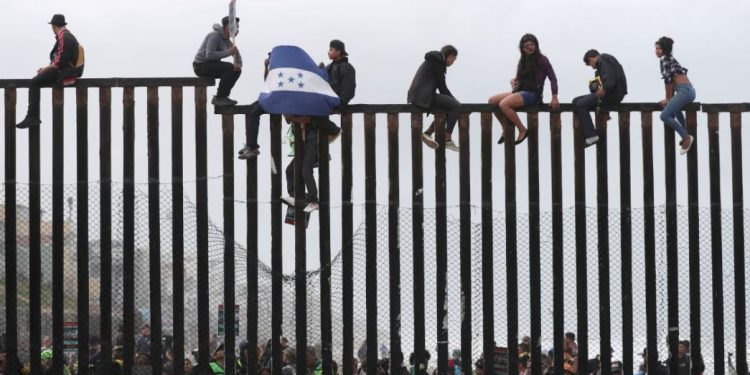 migrantes-acuerdo-trump-amlo-caravana-reuters