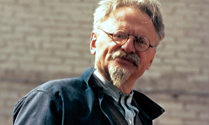 600px-Trotsky-Leon-1940-300x240