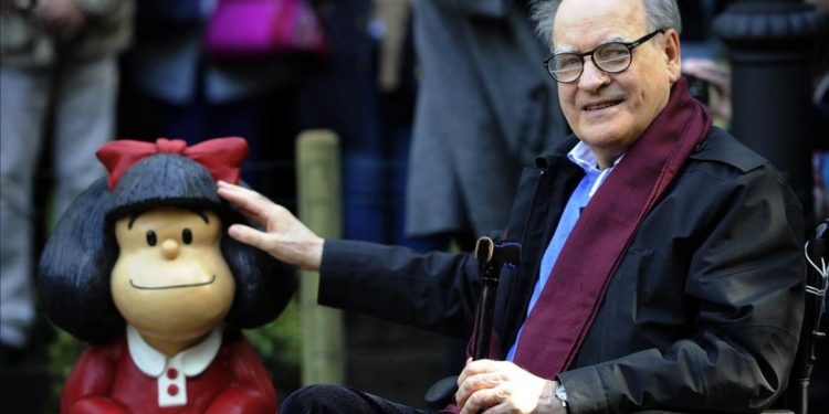 undefined27651563-cartoonist-joaquin-salvador-lavado-aka-quino-poses-beside-200930164704-1601477421181