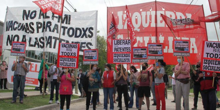 Argentina: Acto del Frente de Izquierda frente al laboratorio que produce las vacunas contra el covid19
