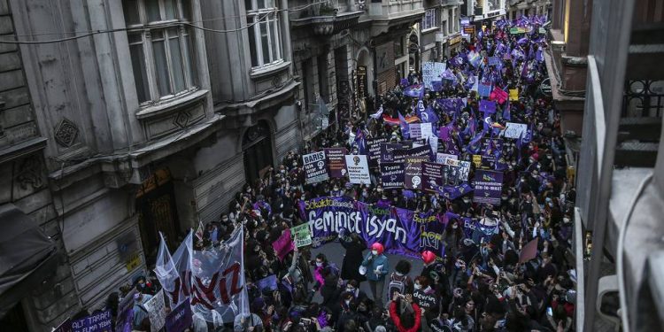 Turquía: Erdogan rompe acuerdo contra la violencia de género