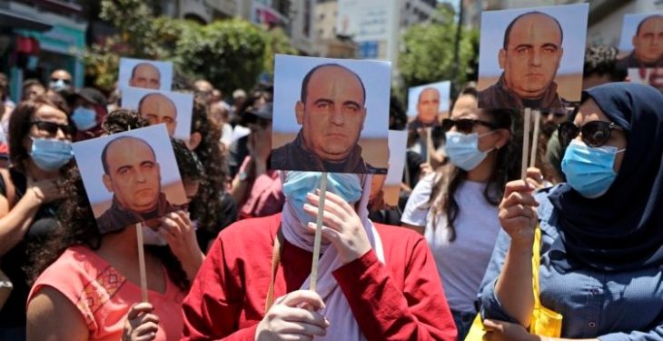 Cisjordania: huelga general por asesinato de opositor a la Autoridad Palestina