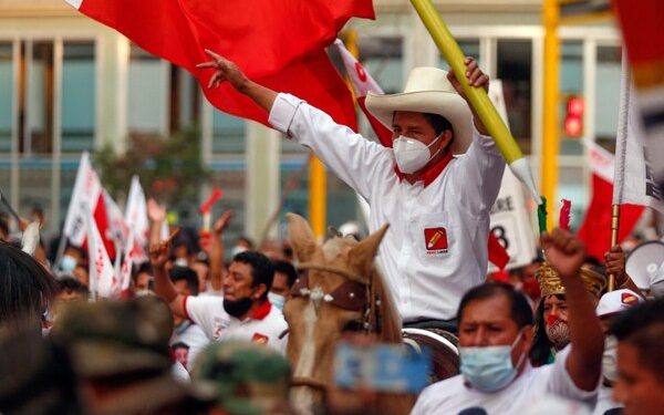 Perú: asume Pedro Castillo ¿Cuál será su rumbo?