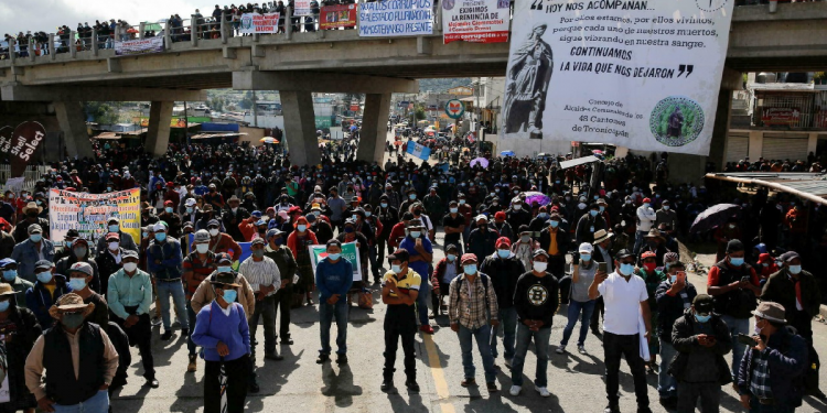 Guatemala: masivas protestas exigen la renuncia del presidente