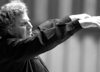 La muerte de Mikis Theodorakis y un recuerdo de su paso por la Argentina de los 70