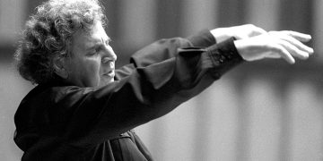 THE DEATH OF MIKIS THEODORAKIS AND A MEMORY OF HIS VISIT TO 1970’S ARGENTINA