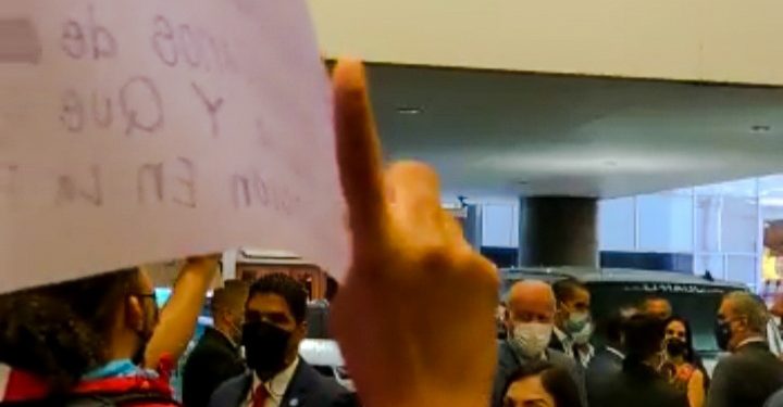 Activistas protestaron contra Abinader en Nueva York