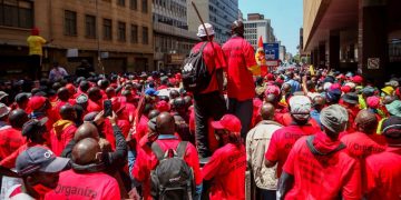 (vídeo) Sudáfrica: Estalla huelga de trabajadores metalúrgicos
