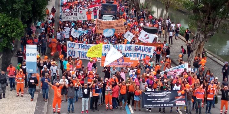(vídeo) Brasil: Trabajadores de la limpieza realizan movilización en Río de Janeiro