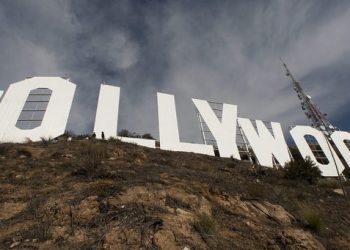 Los trabajadores de Hollywood amenazan con una huelga que podría paralizar a la industria del entretenimiento