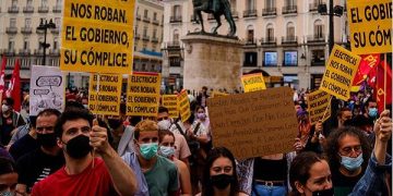 Estado español: Masivas marchas en Barcelona contra aumento de tarifas eléctricas