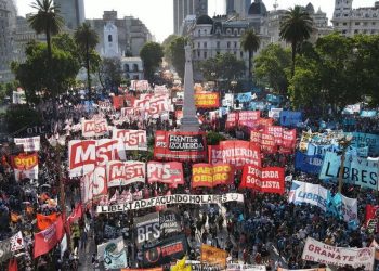 (vídeo) Argentina: Multitudinaria movilización contra el FMI