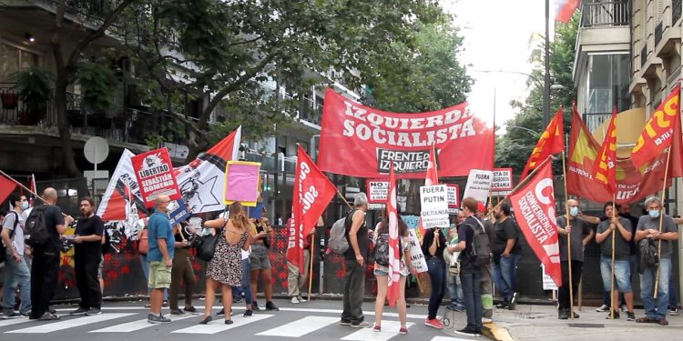 (vídeo) Argentina: Acto en repudio a la invasión de Putin a Ucrania