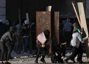 Palestina: Ejército israelí irrumpe en la mezquita Al Aqsa