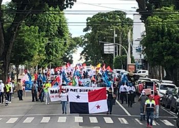 Panamá: Miles marchan contra el ajuste del gobierno del PRD torrijista