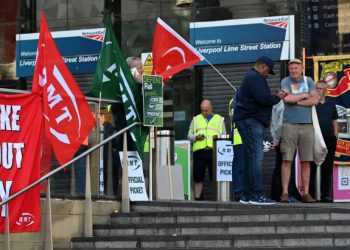 Gran Bretaña: La huelga ferroviaria más grande en 30 años