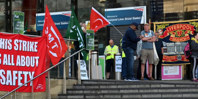 Gran Bretaña: La huelga ferroviaria más grande en 30 años