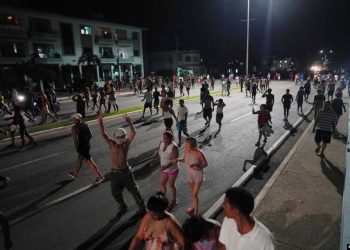 Siguen las protestas en Cuba por los apagones y la crisis social