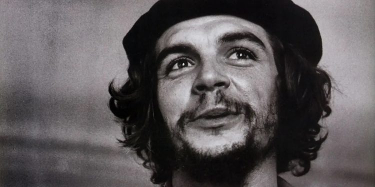 El asesinato del Che en Bolivia ¿Revolución socialista o caricatura de revolución?