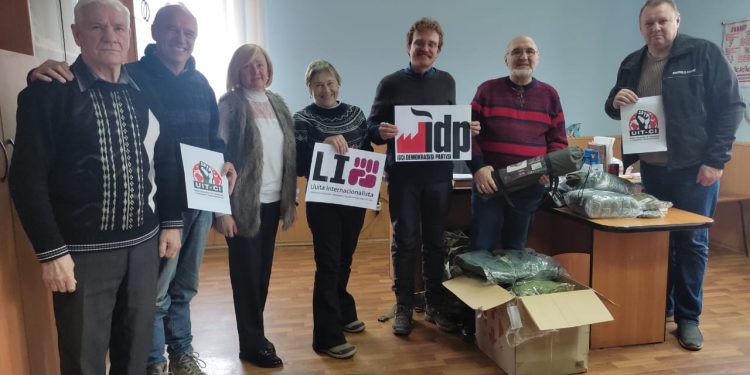 Delegación de la UIT-CI entrega materiales a sindicatos ucranianos