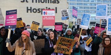 Histórico paro de enfermeras y enfermeros en Gran Bretaña