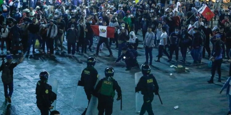 Perú: ¡ABAJO EL ESTADO DE EMERGENCIA! ¡TODOS A LAS CALLES HASTA QUE SE VAYAN TODOS! ¡AHORA!