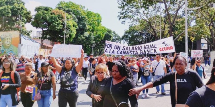 (vídeo) Venezuela: Masivas protestas docentes en todo el país