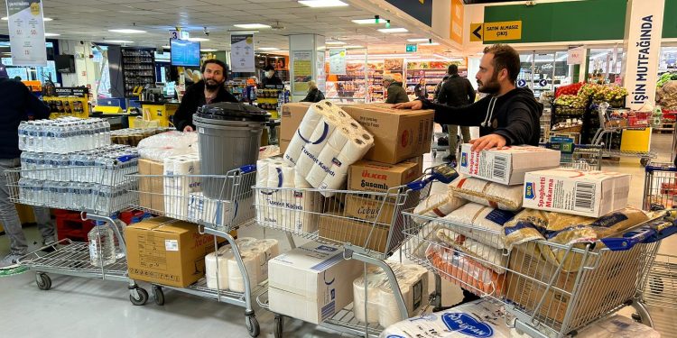 Turquía: Sección turca de la UIT-CI envía ayuda a zona del terremoto