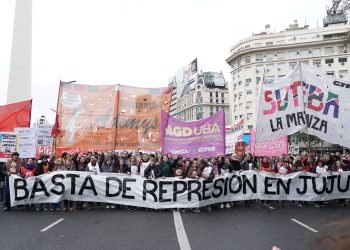 (vídeo) Argentina: Marcha masiva en apoyo a la rebelión de los y las docentes y el pueblo de Jujuy